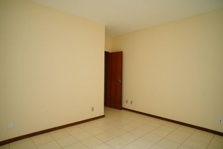 Casa de condomínio para alugar com 242m², 4 quartos e 2 vagas Casa de condomínio para alugar com 242m², 4 quartos e 2 vagasQuarto 3