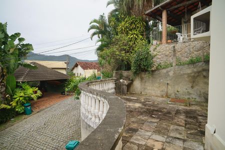 Casa de condomínio para alugar com 242m², 4 quartos e 2 vagas Casa de condomínio para alugar com 242m², 4 quartos e 2 vagasÁrea externa