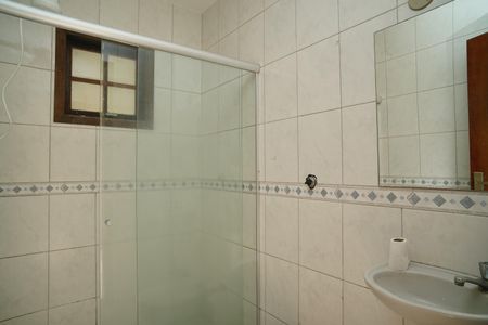 Casa de condomínio para alugar com 242m², 4 quartos e 2 vagas Casa de condomínio para alugar com 242m², 4 quartos e 2 vagasBanheiro de serviço