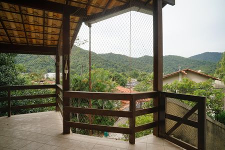 Casa de condomínio para alugar com 242m², 4 quartos e 2 vagas Casa de condomínio para alugar com 242m², 4 quartos e 2 vagasVaranda