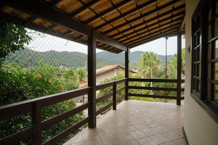 Casa de condomínio para alugar com 242m², 4 quartos e 2 vagas Casa de condomínio para alugar com 242m², 4 quartos e 2 vagasVaranda