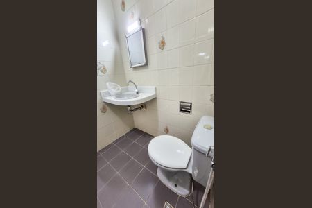 Casa para alugar com 70m², 2 quartos e sem vaga Casa para alugar com 70m², 2 quartos e sem vagaBanheiro Social