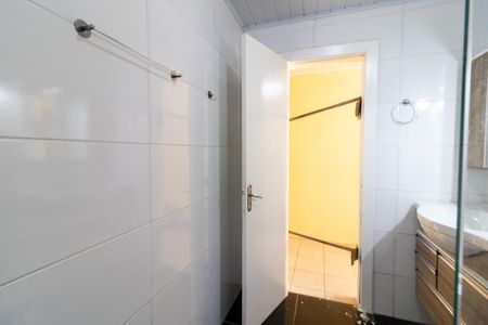 Casa para alugar com 130m², 3 quartos e 1 vaga Casa para alugar com 130m², 3 quartos e 1 vagaBanheiro