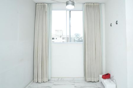 Sala de apartamento para alugar com 2 quartos, 52m² em Jardim Alvorada, Nova Iguaçu