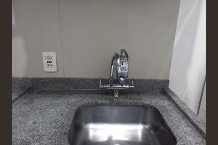 Cozinha - Torneira de kitnet/studio para alugar com 1 quarto, 27m² em Centro Histórico de São Paulo, São Paulo