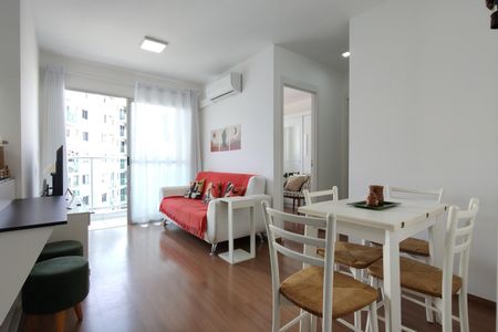 Sala de apartamento para alugar com 2 quartos, 48m² em Pechincha, Rio de Janeiro
