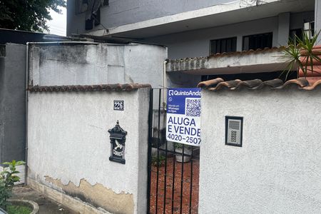 Apartamento para alugar com 100m², 2 quartos e sem vaga Apartamento para alugar com 100m², 2 quartos e sem vagaPlaca