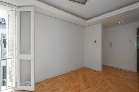 Sala de apartamento à venda com 3 quartos, 67m² em Petrópolis, Porto Alegre