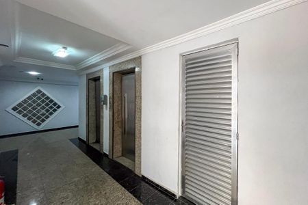 Apartamento para alugar com 65m², 2 quartos e 1 vagaHall social