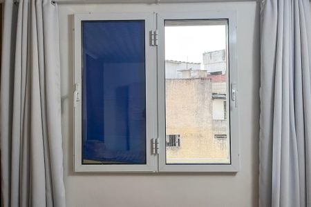 Apartamento para alugar com 65m², 2 quartos e 1 vagaJanela anti-ruído