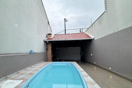 Casa para alugar com 160m², 2 quartos e 2 vagas Casa para alugar com 160m², 2 quartos e 2 vagasVista - Sala