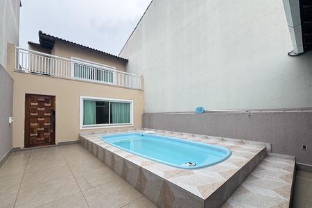 Casa para alugar com 160m², 2 quartos e 2 vagas Casa para alugar com 160m², 2 quartos e 2 vagasÁrea - Piscina
