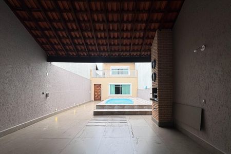 Casa para alugar com 160m², 2 quartos e 2 vagas Casa para alugar com 160m², 2 quartos e 2 vagasÁrea - Churrasqueira