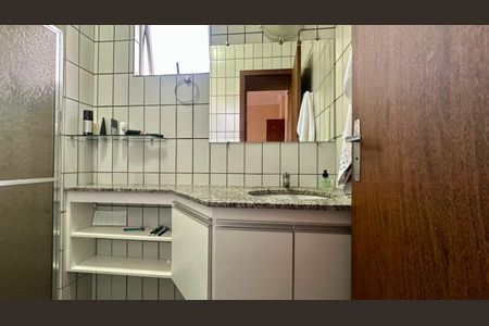Apartamento à venda com 75m², 3 quartos e 1 vaga Apartamento à venda com 75m², 3 quartos e 1 vagaBanheiro