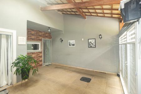 Casa à venda com 75m², 3 quartos e 1 vagaQuintal