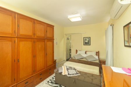 Casa à venda com 75m², 3 quartos e 1 vagaSuíte