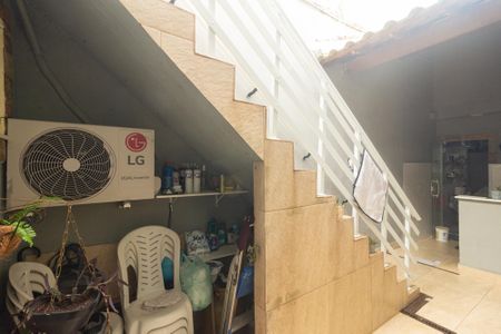 Casa à venda com 75m², 3 quartos e 1 vagaEscada