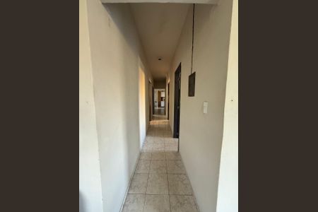 Corredor de casa para alugar com 3 quartos, 100m² em Senador Camará, Rio de Janeiro