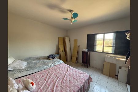 Quarto de casa para alugar com 3 quartos, 100m² em Senador Camará, Rio de Janeiro
