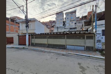 Casa para alugar com 126m², 1 quarto e 2 vagas Casa para alugar com 126m², 1 quarto e 2 vagasFachada
