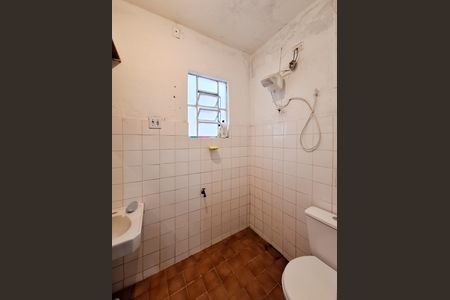 Banheiro de casa à venda com 1 quarto, 126m² em Jardim Santa Cruz, São Paulo