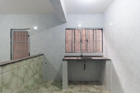 Cozinha de casa para alugar com 1 quarto, 50m² em Jardim Sao Roberto, São Paulo