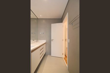 Banheiro da Suíte 1 de apartamento à venda com 3 quartos, 160m² em Cerqueira César, São Paulo