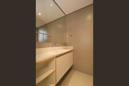 Apartamento à venda com 160m², 3 quartos e 2 vagasBanheiro da Suíte 2