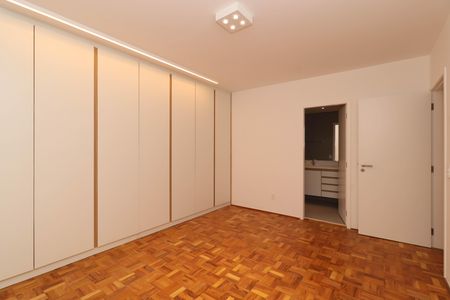 Apartamento à venda com 160m², 3 quartos e 2 vagasSuíte 1