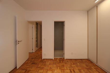 Apartamento à venda com 160m², 3 quartos e 2 vagasSuíte 2