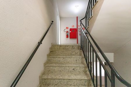 Apartamento à venda com 53m², 2 quartos e 1 vagaEscada do predio 