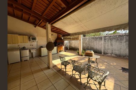 Casa de condomínio à venda com 160m², 3 quartos e 4 vagas Casa de condomínio à venda com 160m², 3 quartos e 4 vagasÁrea Gourmet