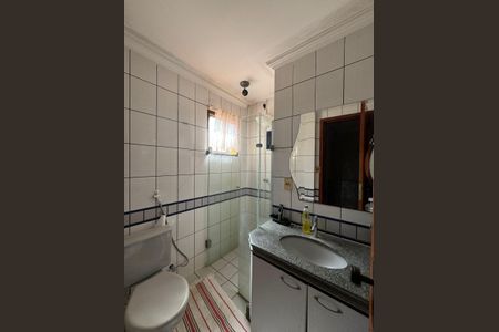 Casa de condomínio à venda com 160m², 3 quartos e 4 vagas Casa de condomínio à venda com 160m², 3 quartos e 4 vagasBanheiro social