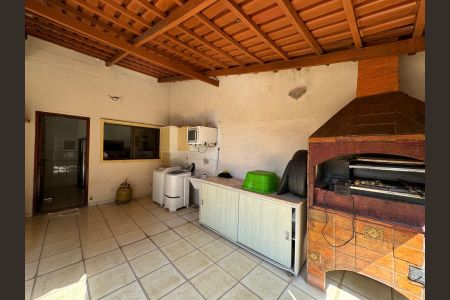 Casa de condomínio à venda com 160m², 3 quartos e 4 vagas Casa de condomínio à venda com 160m², 3 quartos e 4 vagasÁrea Gourmet