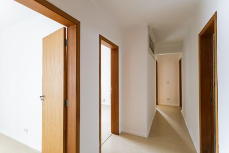 Apartamento à venda com 169m², 4 quartos e 2 vagas Apartamento à venda com 169m², 4 quartos e 2 vagasCorredor