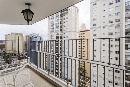 Apartamento à venda com 169m², 4 quartos e 2 vagas Apartamento à venda com 169m², 4 quartos e 2 vagasVaranda