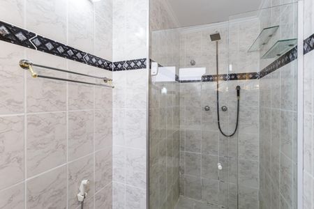 Apartamento à venda com 169m², 4 quartos e 2 vagas Apartamento à venda com 169m², 4 quartos e 2 vagasBanheiro da Suíte