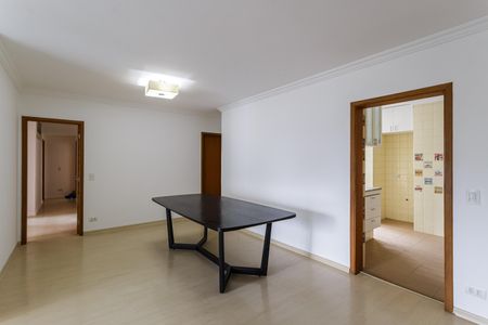 Apartamento à venda com 169m², 4 quartos e 2 vagas Apartamento à venda com 169m², 4 quartos e 2 vagasSala