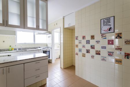 Apartamento à venda com 169m², 4 quartos e 2 vagas Apartamento à venda com 169m², 4 quartos e 2 vagasCozinha