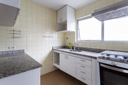 Apartamento à venda com 169m², 4 quartos e 2 vagas Apartamento à venda com 169m², 4 quartos e 2 vagasCozinha