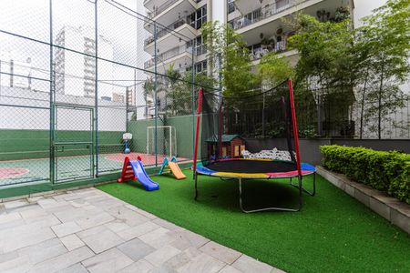 Apartamento à venda com 169m², 4 quartos e 2 vagas Apartamento à venda com 169m², 4 quartos e 2 vagasÁrea comum - Playground