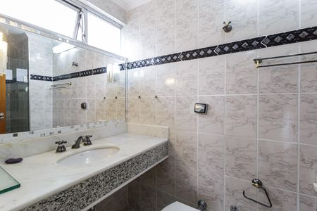 Apartamento à venda com 169m², 4 quartos e 2 vagas Apartamento à venda com 169m², 4 quartos e 2 vagasBanheiro da Suíte