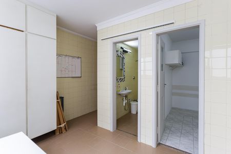 Apartamento à venda com 169m², 4 quartos e 2 vagas Apartamento à venda com 169m², 4 quartos e 2 vagasÁrea de Serviço