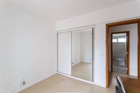 Apartamento à venda com 169m², 4 quartos e 2 vagas Apartamento à venda com 169m², 4 quartos e 2 vagasQuarto 2