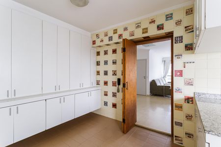 Apartamento à venda com 169m², 4 quartos e 2 vagas Apartamento à venda com 169m², 4 quartos e 2 vagasCozinha