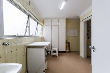 Apartamento à venda com 169m², 4 quartos e 2 vagas Apartamento à venda com 169m², 4 quartos e 2 vagasÁrea de Serviço