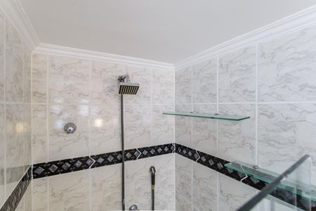 Apartamento à venda com 169m², 4 quartos e 2 vagas Apartamento à venda com 169m², 4 quartos e 2 vagasBanheiro da Suíte