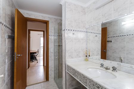 Apartamento à venda com 169m², 4 quartos e 2 vagas Apartamento à venda com 169m², 4 quartos e 2 vagasBanheiro Social