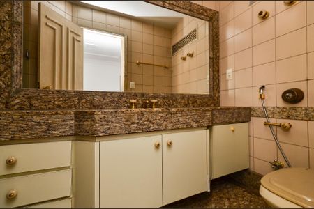 Apartamento para alugar com 200m², 3 quartos e 2 vagas Apartamento para alugar com 200m², 3 quartos e 2 vagasBanheiro Suíte 2