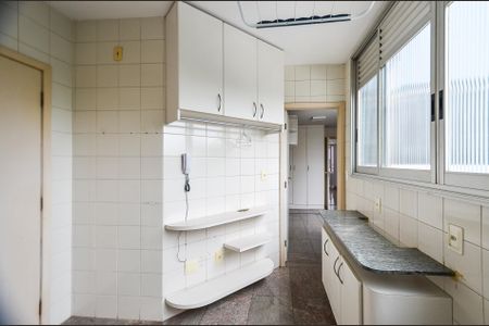 Apartamento para alugar com 200m², 3 quartos e 2 vagas Apartamento para alugar com 200m², 3 quartos e 2 vagasÁrea de Serviço